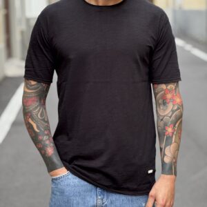 T-shirt taglio vivo nera