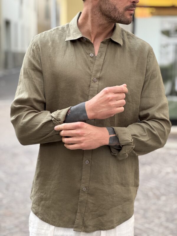Camicia in lino military - immagine 3