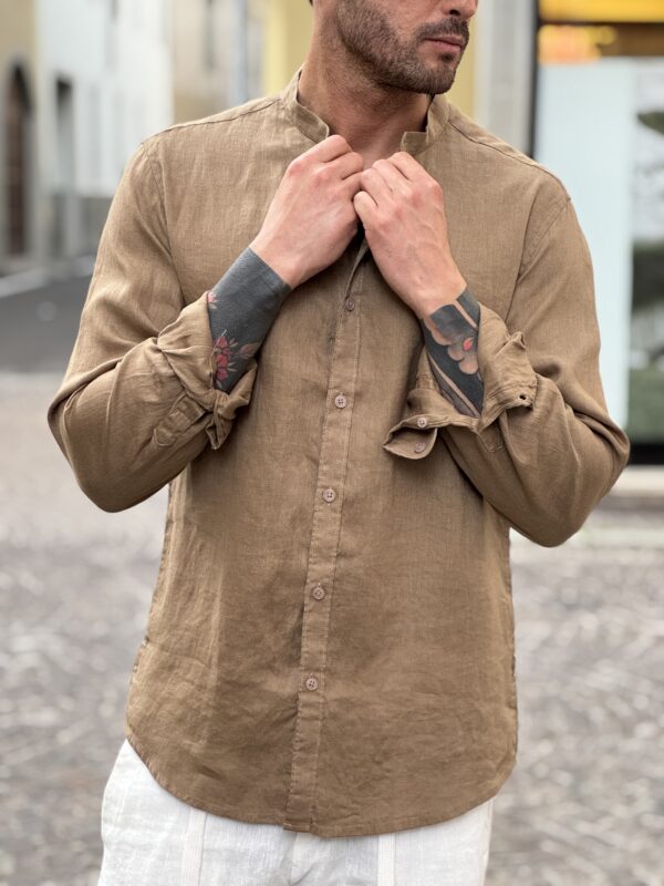 Camicia in Lino coreana camel - immagine 3