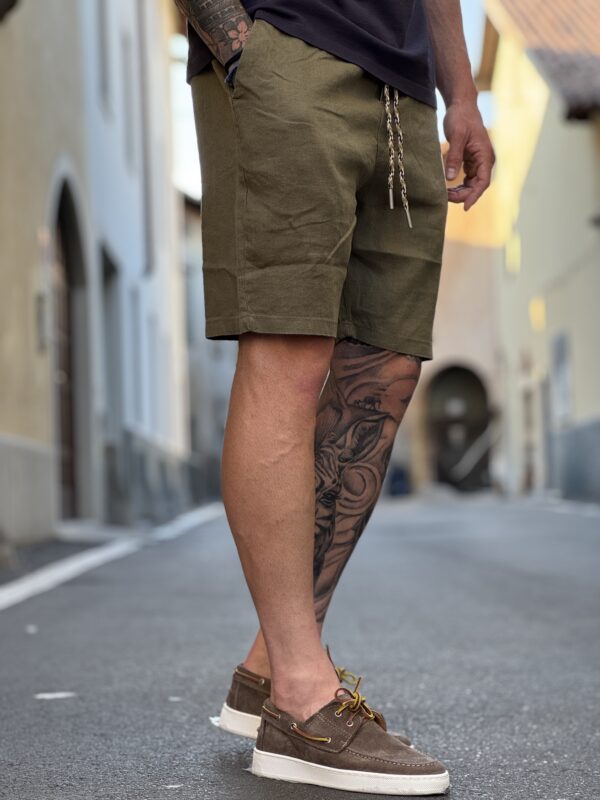 Bermuda in lino military - immagine 2